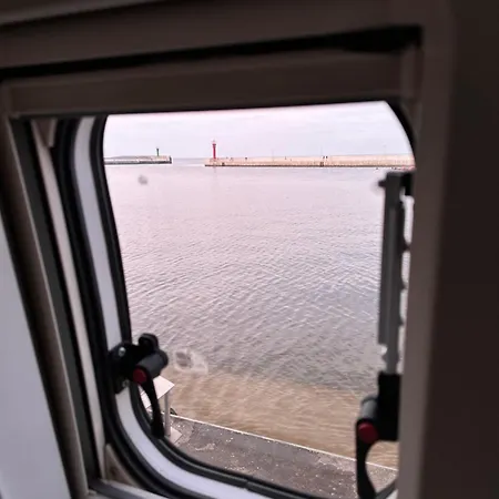 Kamper Na Urlop Campingplatz *